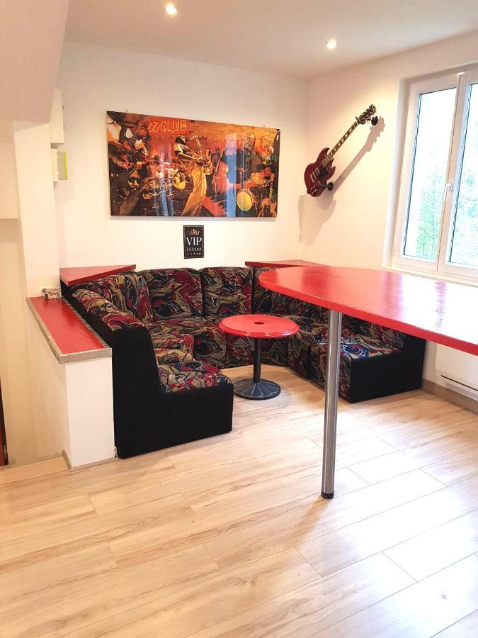 Tres Joli: Garden View Apartment with Private Parking Annesse-et-Beaulieu Exterior photo