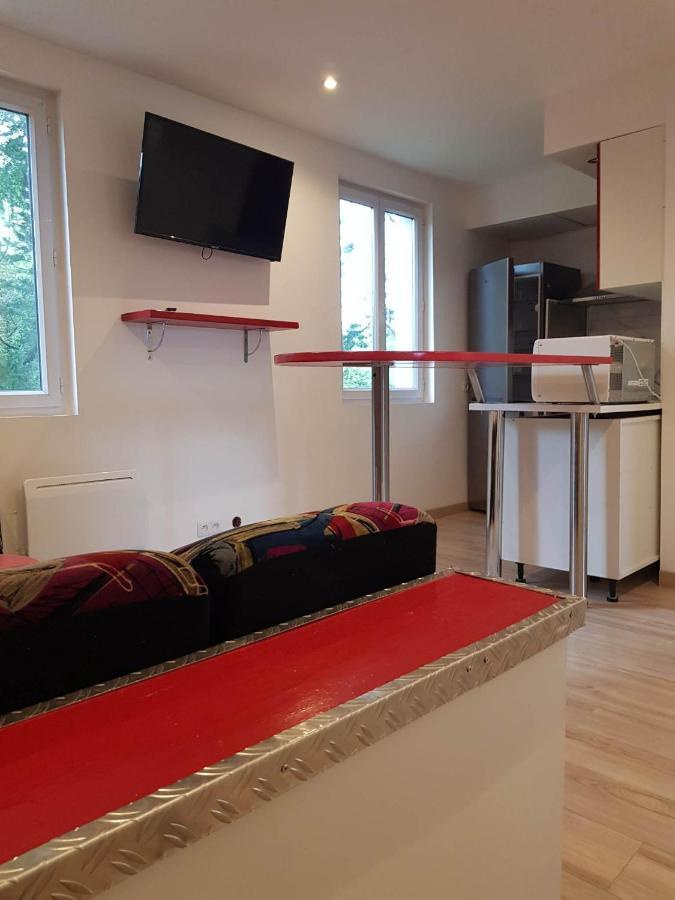 Tres Joli: Garden View Apartment with Private Parking Annesse-et-Beaulieu Exterior photo
